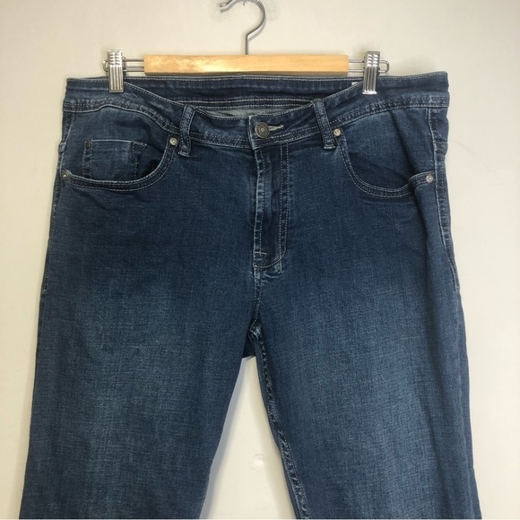 BUFFALO David Bitton Jack Slim Straight Jeans, size 36x30 - Picture 3 of 10